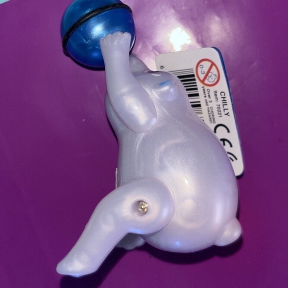 Z Wind-Ups Chilly Performing Polar Bear Windup Toy - Picture 3 of 6